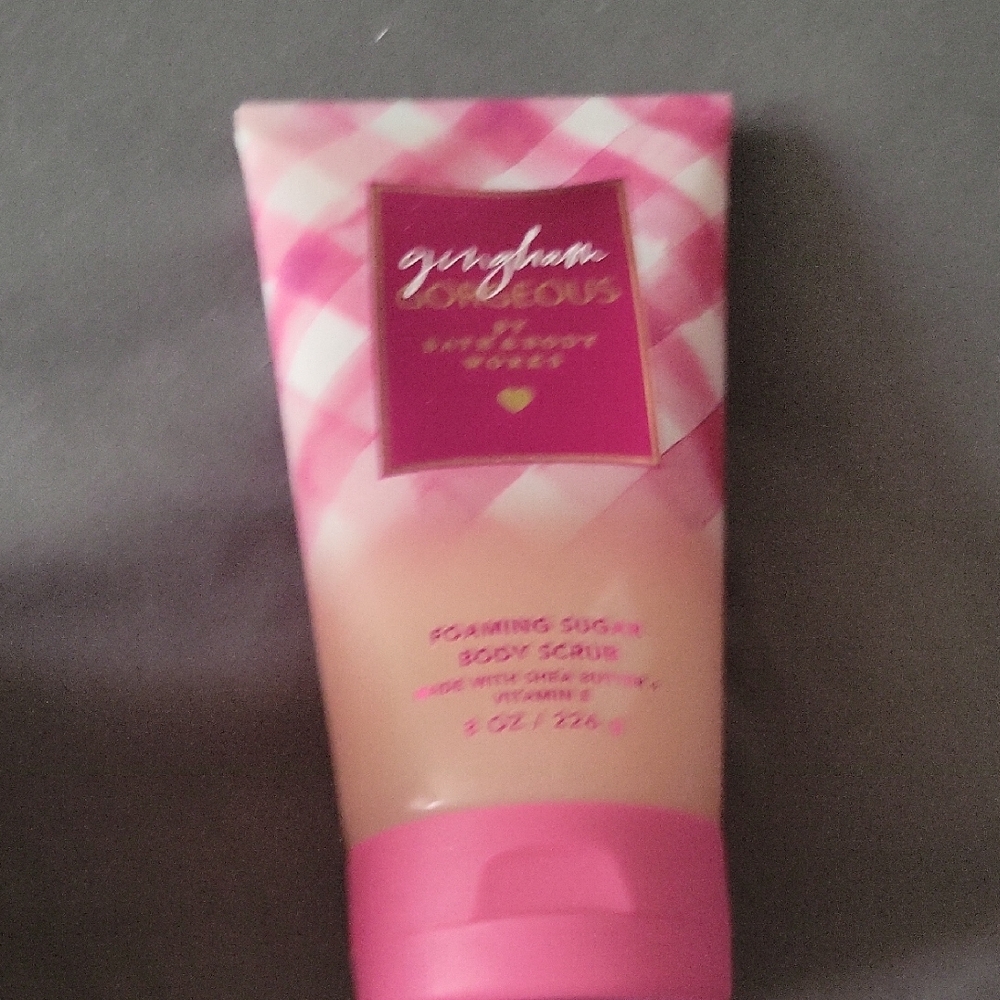 Bath & Body Works Gingham Gorgeous Foaming Sugar Scrub - Pink